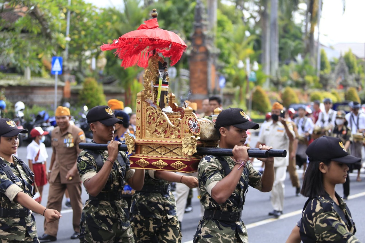 Klungkung Terima Pataka Panji Panji Dan Surat Sakti I Gusti Ngurah Rai