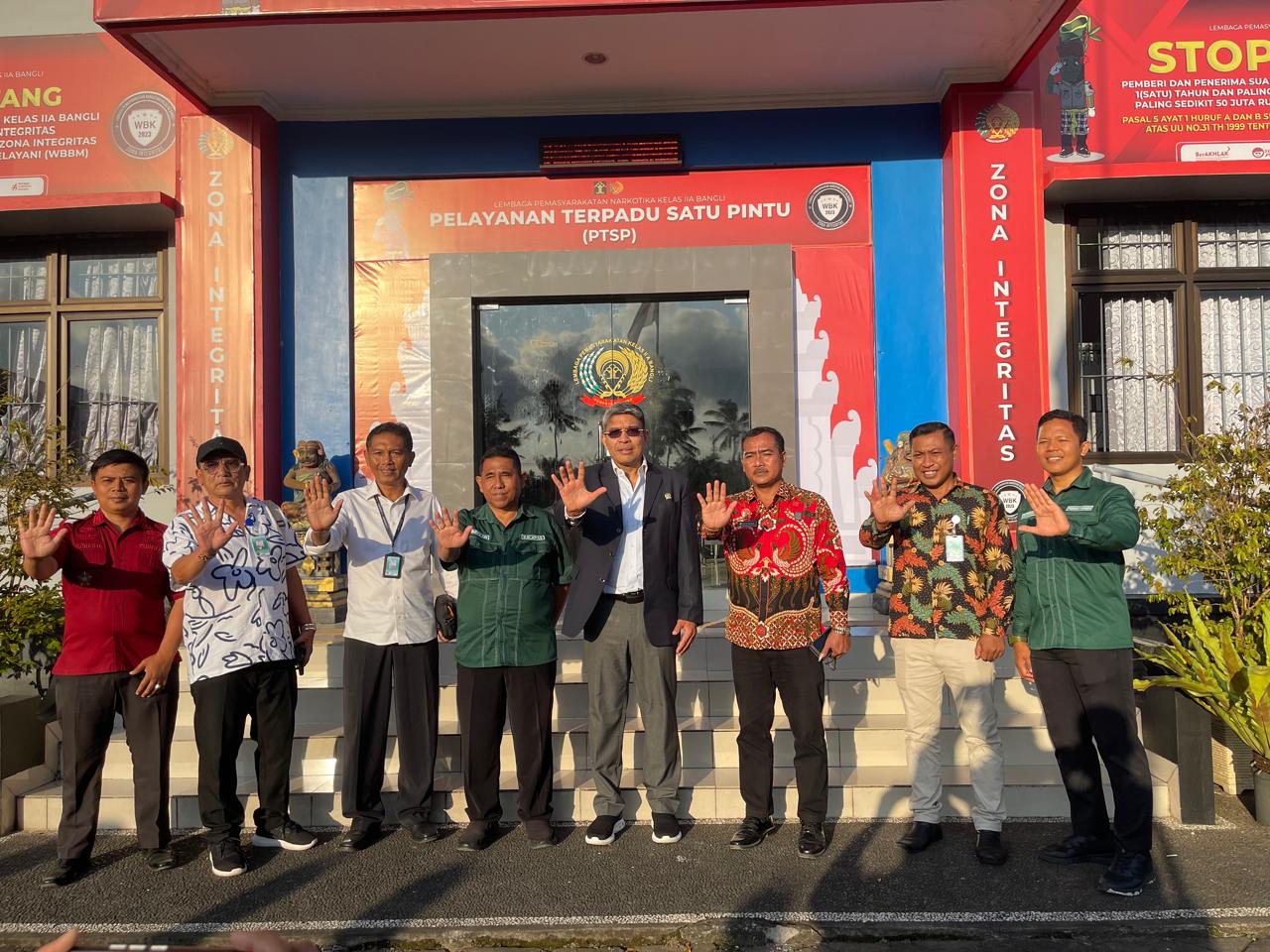 Kunjungi Lapas Narkotika Bangli, Ngurah Ambara Dorong Rehabilitasi Pecandu