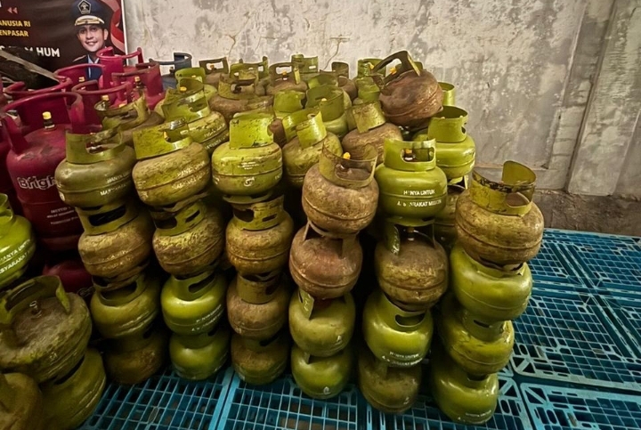 Lelut Nekat Oplos Gas Melon Tergiur Untung Besar