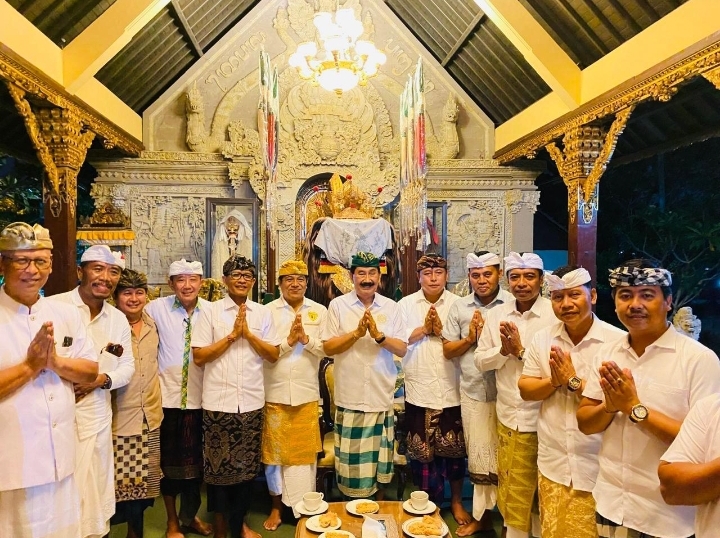 Suyadinata Sowan ke Puri Ageng Mengwi