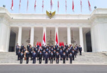 FOTO BERSAMA: Para Menteri, Wakil Menteri, Pejabat setingkat Menteri kabinet Merah Putih, pemerintahan Prabowo-Gibran di Istana Negara.