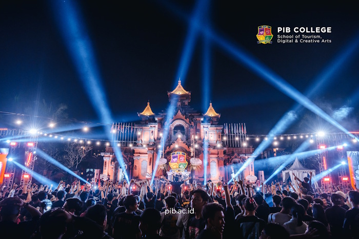 GROWBALIZATION 2025: Ribuan Penonton Hadir Penuh Antusias Memadati Venue Gapura Bhagawan di PIB College Bali