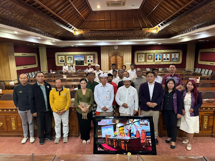 Model Tata Kelola Desa Wisata Hijau (DWH) Berbasis Sound Governance di Bali & aplikasi DeKaTaru Diperkenalkan DK Halim & Tim