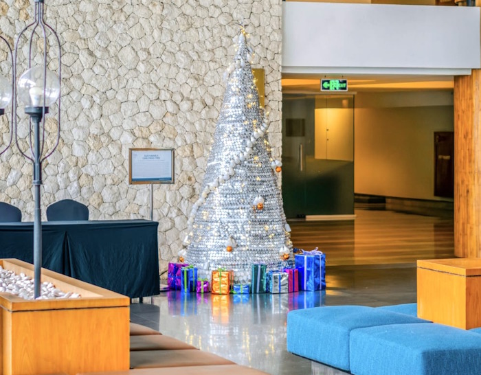 OUR POINTS BY SHERATON BALI UNGASAN HADIRKAN SUSTAINABLE CHRISTMAS TREEDARI MATERI DAUR ULANG